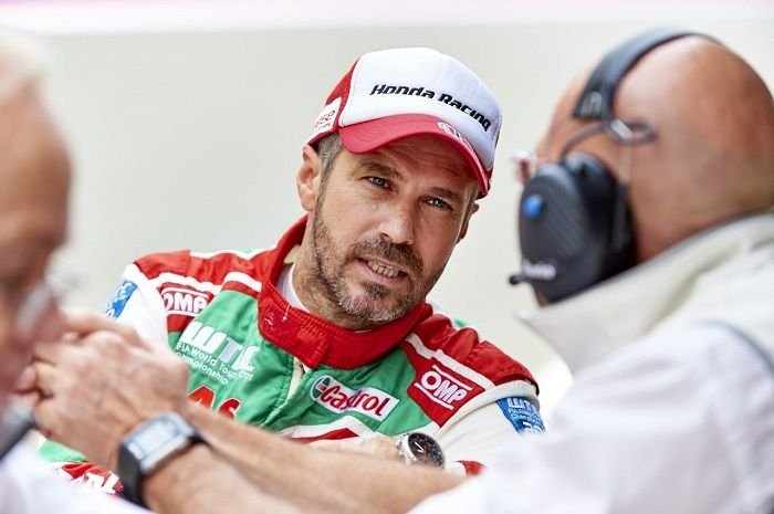 1485849924_honda_gorsel_WTCC_Tiago_Monterio_31ocak2017