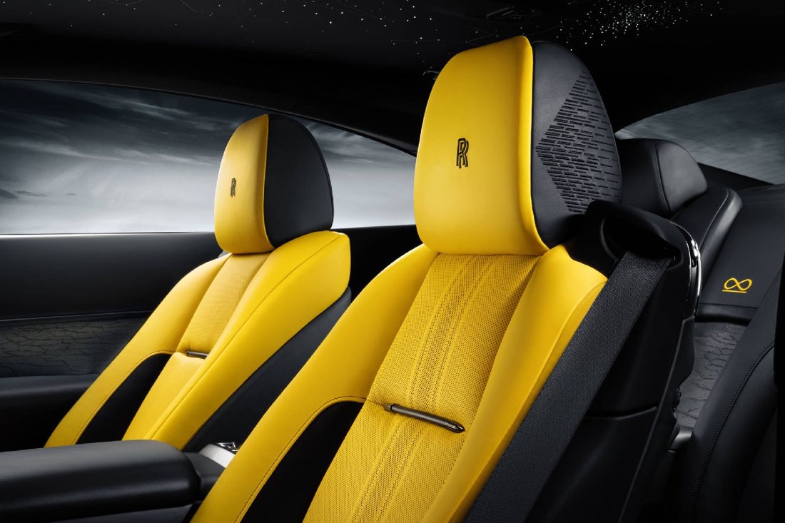 BLACK BADGE WRAITH BLACK ARROW 